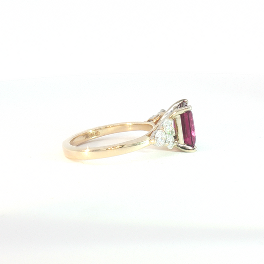 14 Karat White 0.75ctw Diamonds Diamond Accented Fashion Ring