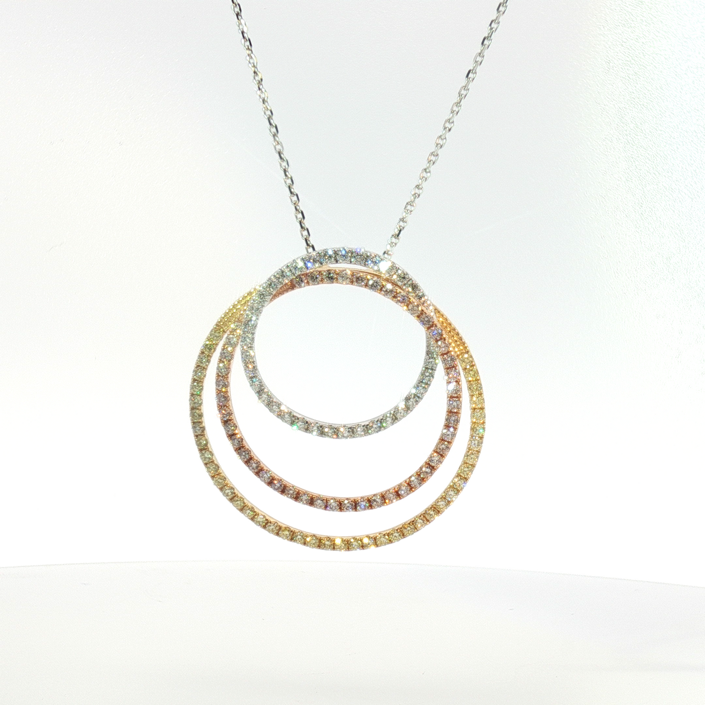 18 Karat Tri-Color Gold Diamonds Circle Pendant