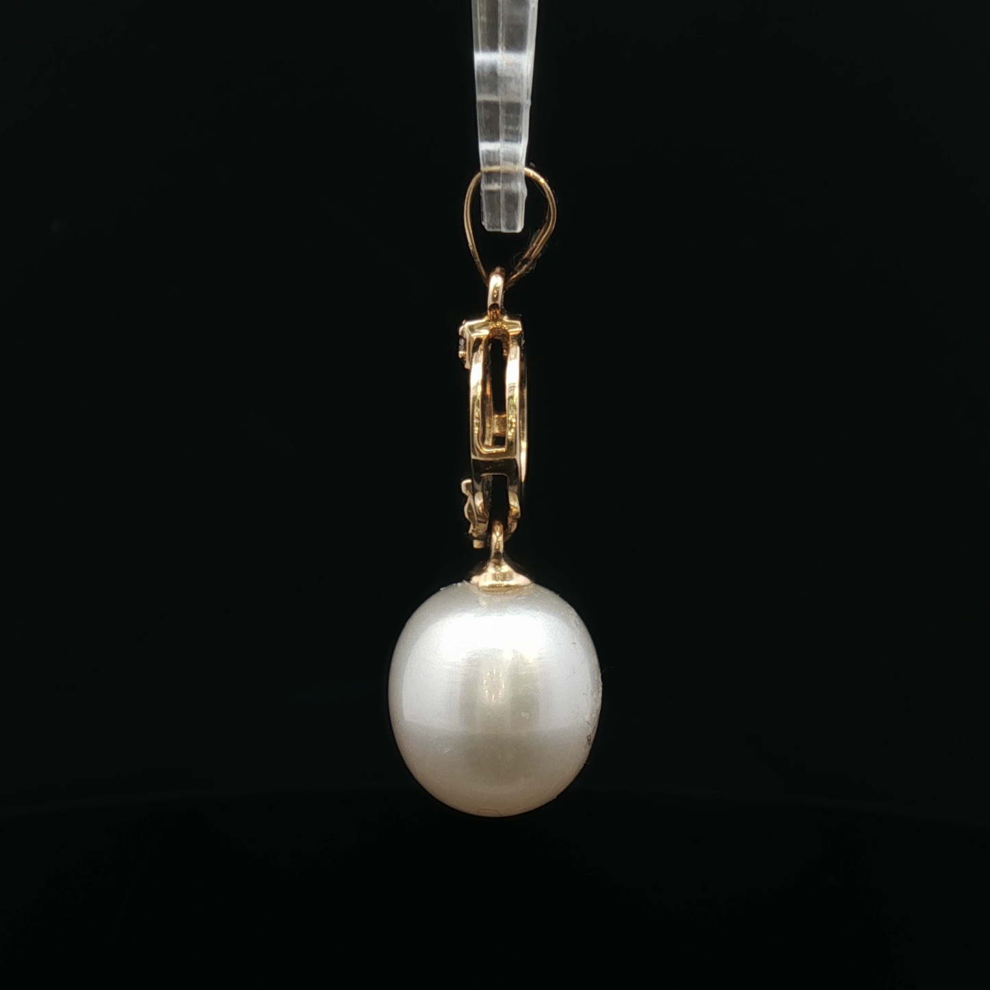 14K Circle Bail Baroque Pearl Drop Pendant