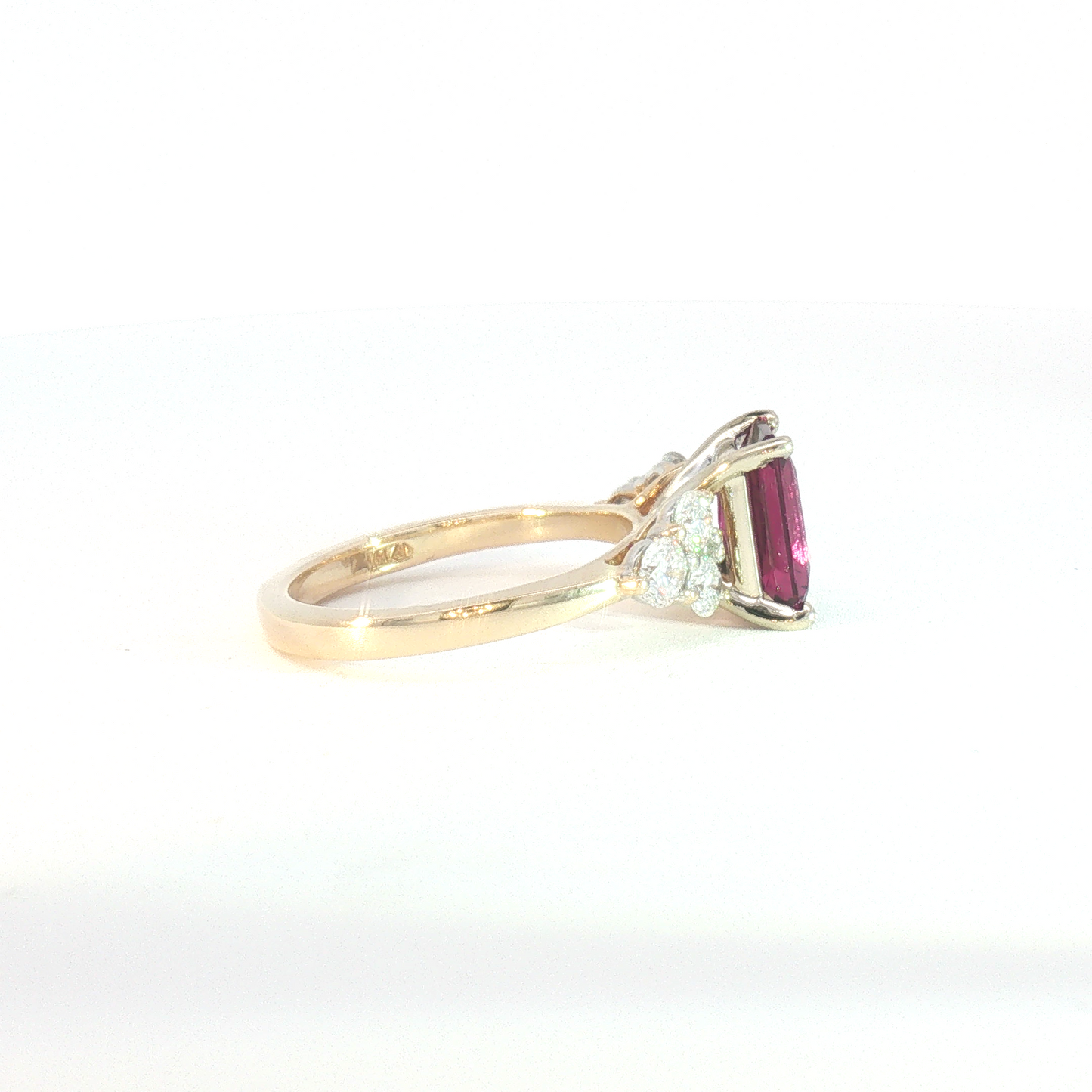 14 Karat White 0.75ctw Diamonds Diamond Accented Fashion Ring