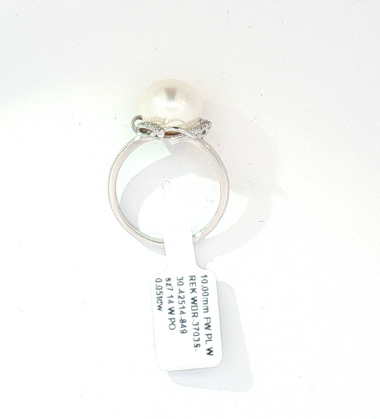 14 Karat White Pearl Swirl Ring