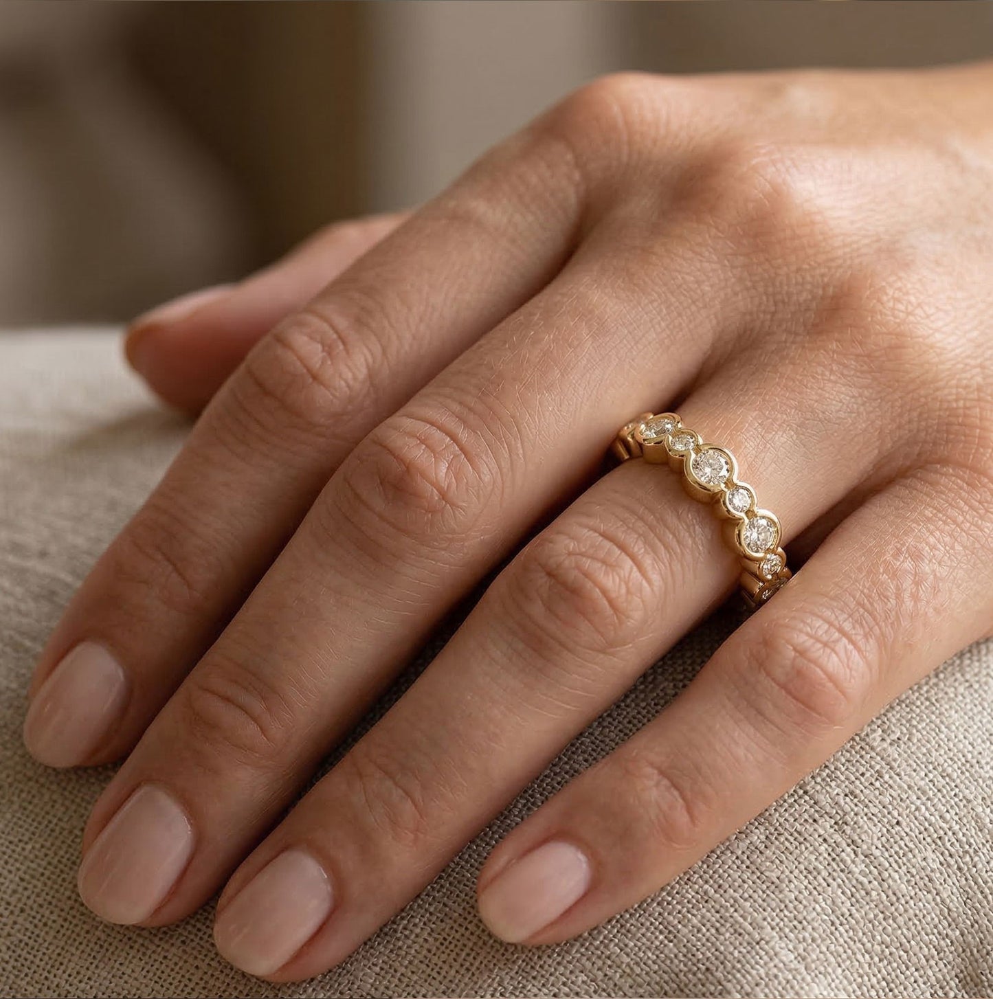 14K Alternating Half Bezel Diamond Wedding Band