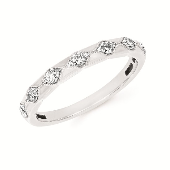 14K Milgrain Pattern Diamond Band